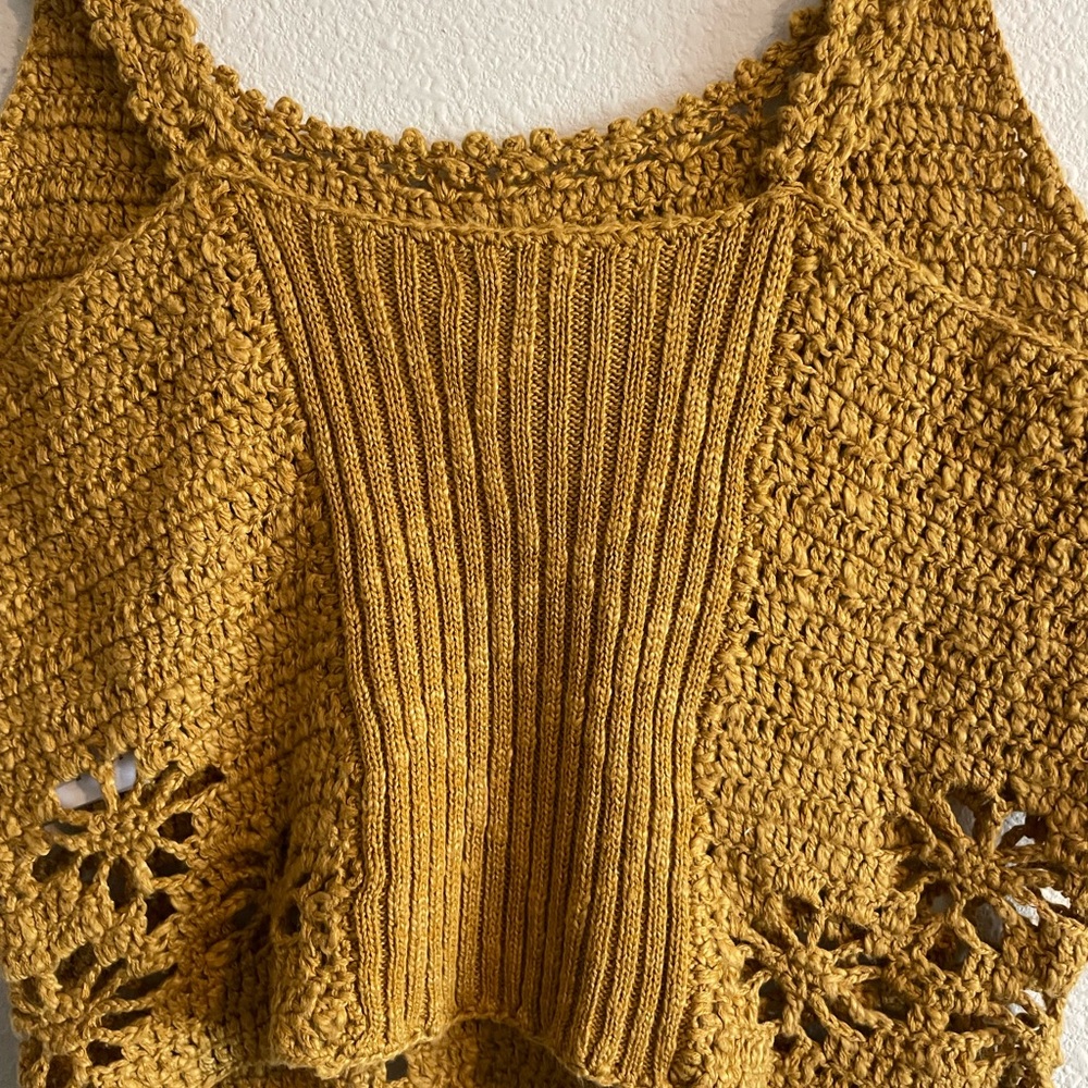 NWT American Eagle Crochet Knit Tank Top Women’s Small Marigold Y2K Cut-Out - Picture 4 of 7